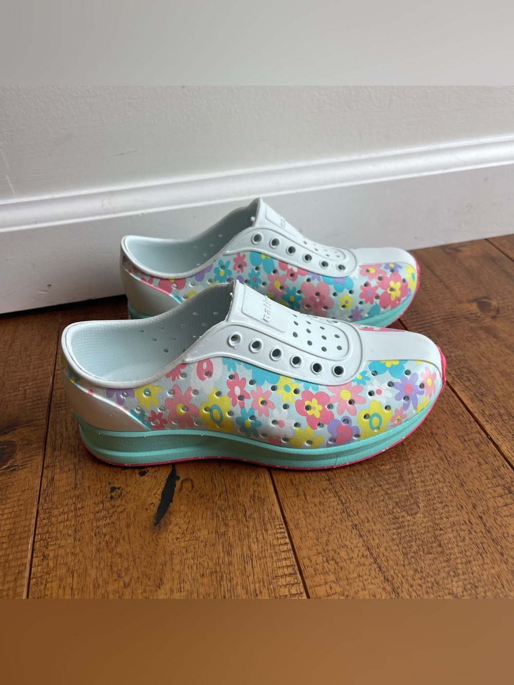 Native Robbie Sugarlite Print Shoes Multicolor Pastel Daisy Kids C13 Water